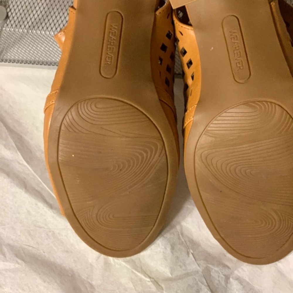 Wear Ever Tan Heeled Sandals Size 8 - Picture 5 of 6